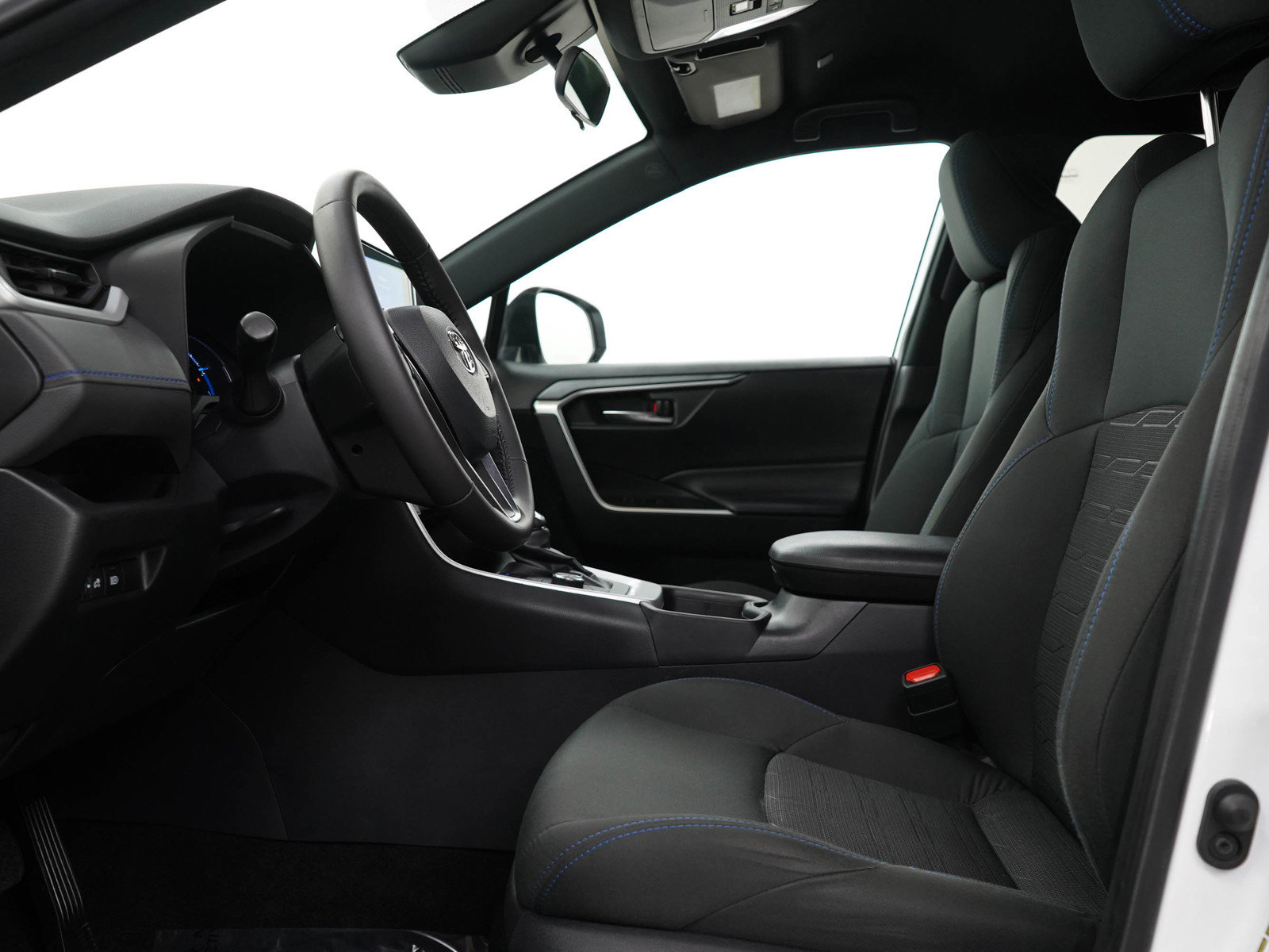 2024 Toyota RAV4 Hybrid SE photo 15