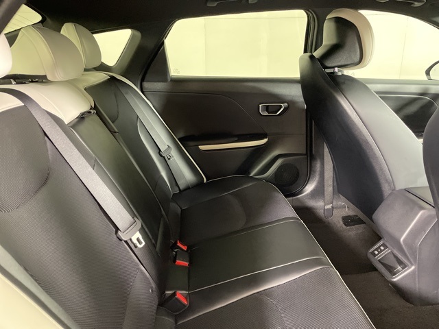 2025 Kia K4 GT-Line photo 15