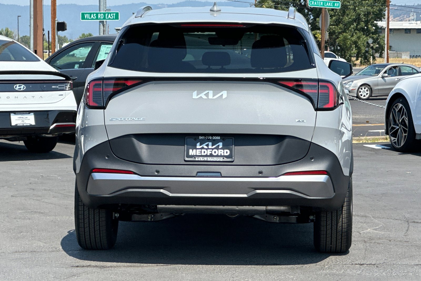 2026 Kia Sportage EX photo 2