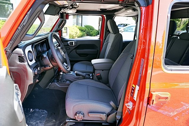 New 2025 Firecracker Red Clear-Coat Exterior Paint Jeep Sport S image 18