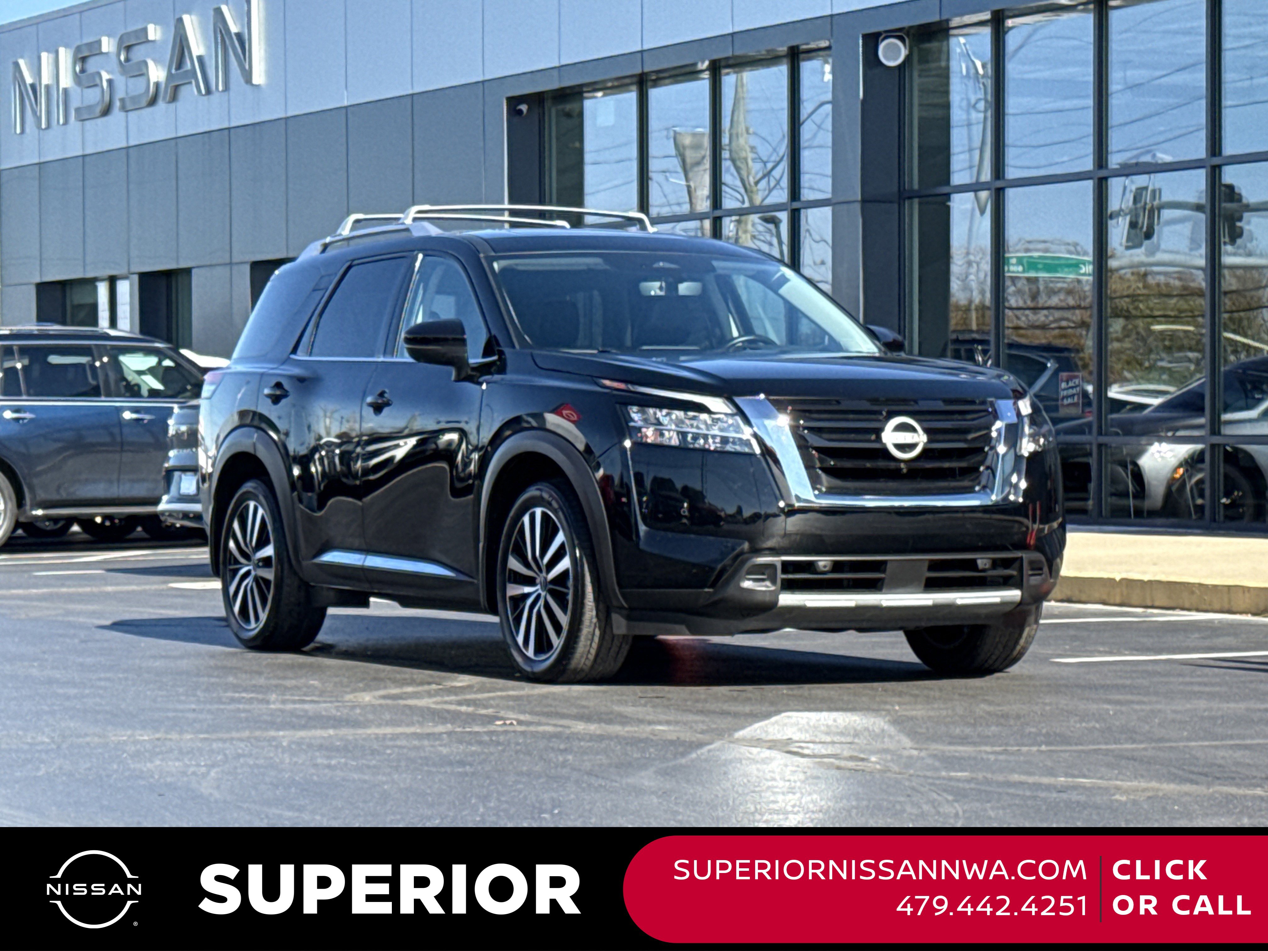 2024 Nissan Pathfinder Platinum's photo