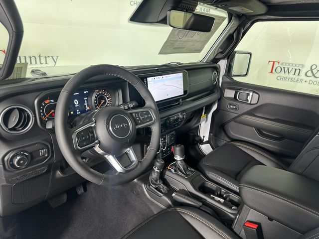 2025 Jeep Wrangler Sahara photo 19