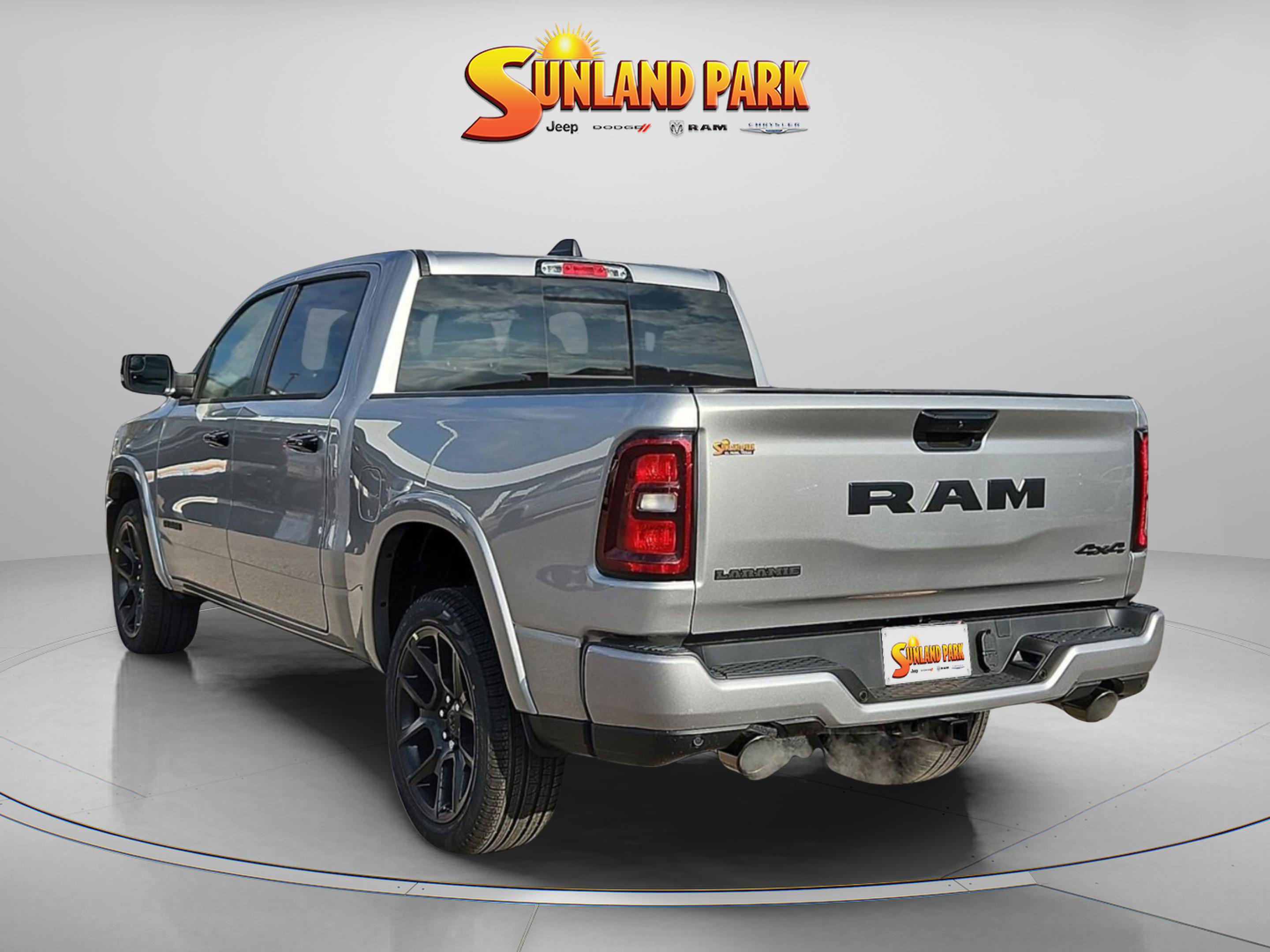 2025 Ram 1500 Laramie photo 3