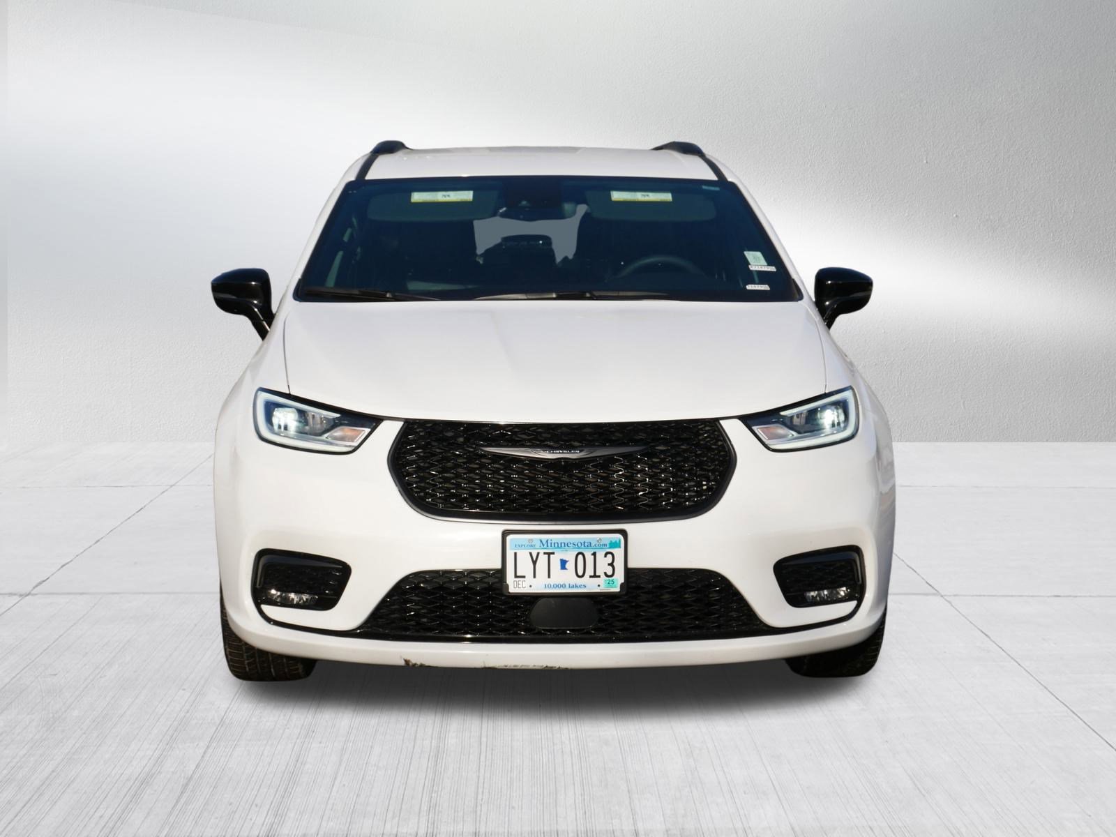 Certified 2024 Chrysler Pacifica Touring L with VIN 2C4RC1BG6RR107815 for sale in Brooklyn Park, Minnesota