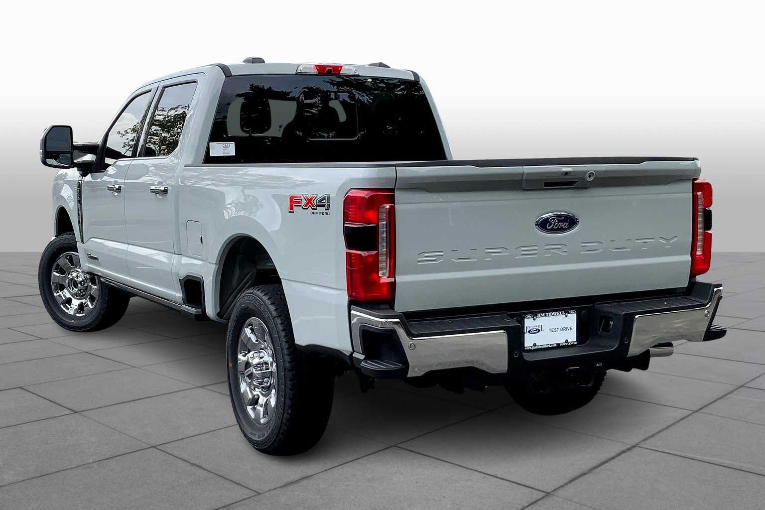 2025 Ford F-350 Lariat photo 11
