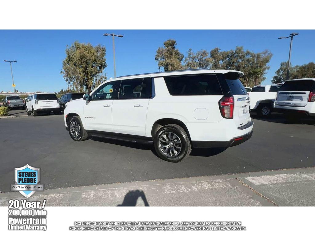 2022 Chevrolet Suburban LT photo 8