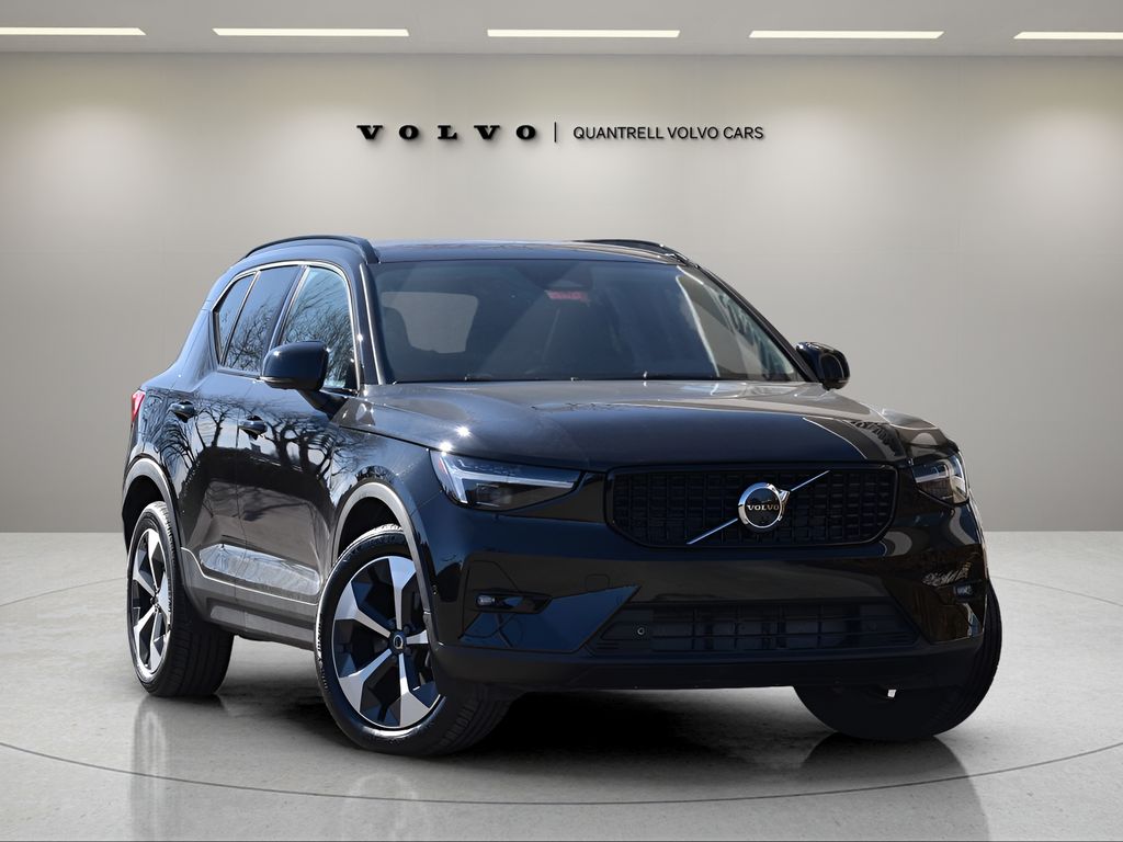 2025 Volvo XC40