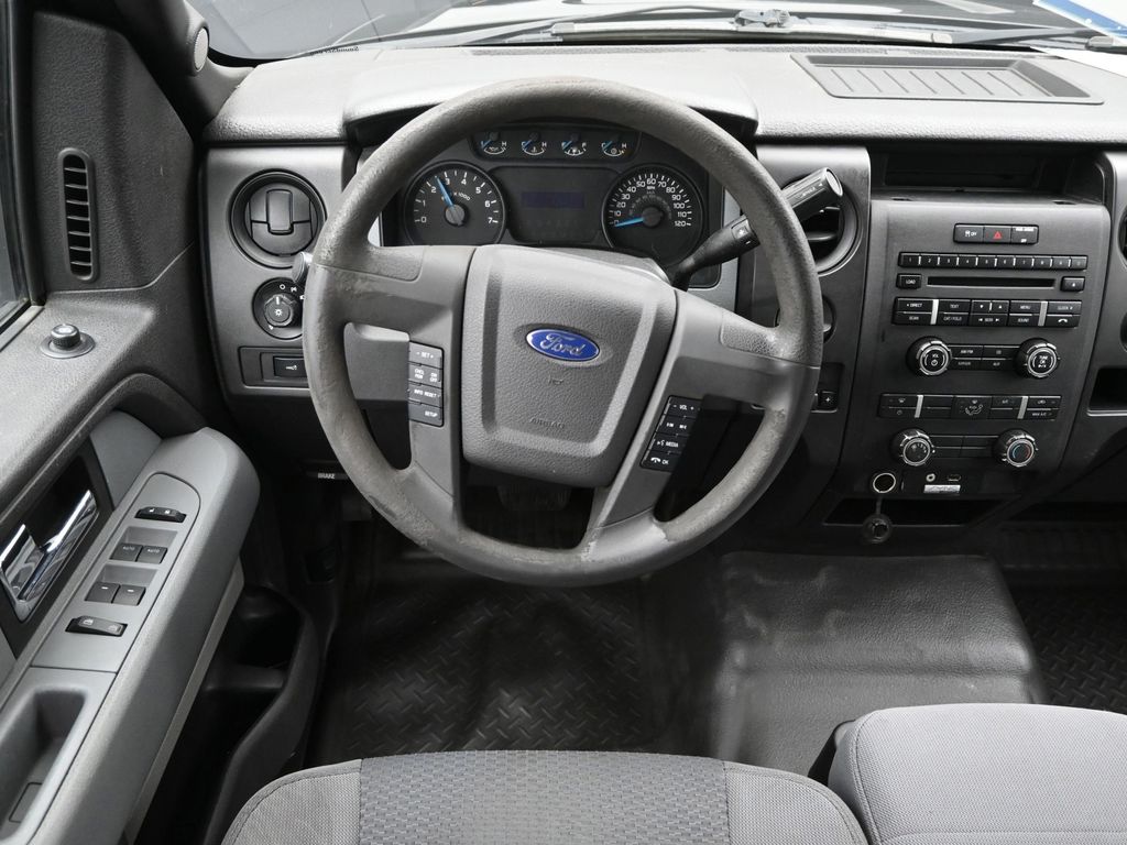 2013 Ford F-150 STX photo 9