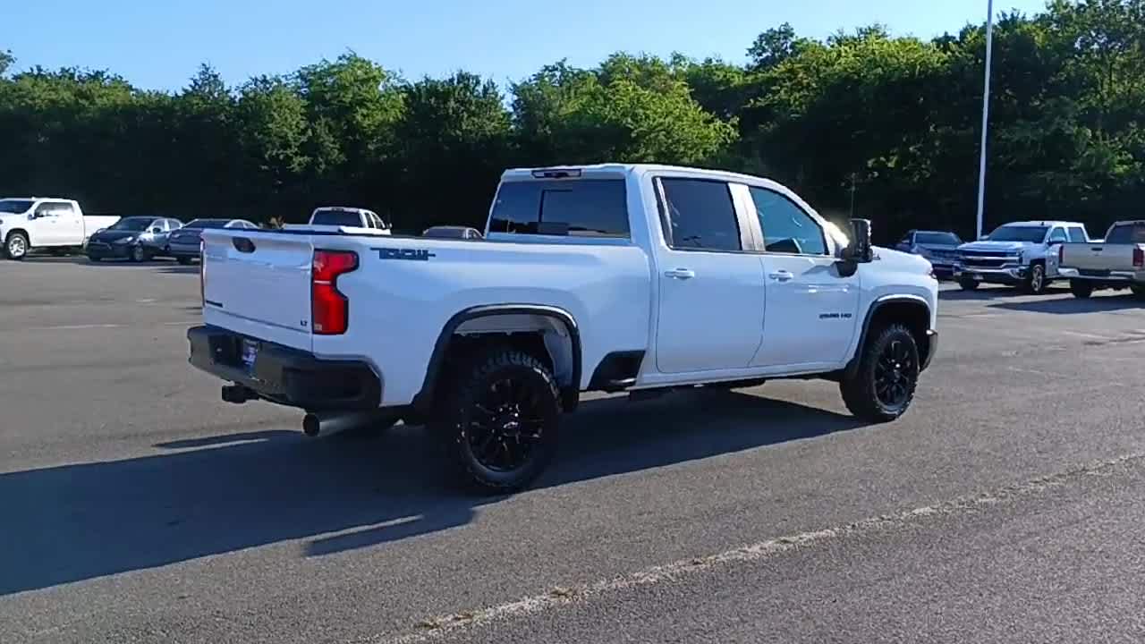 2025 Chevrolet Silverado 2500HD LT photo 8