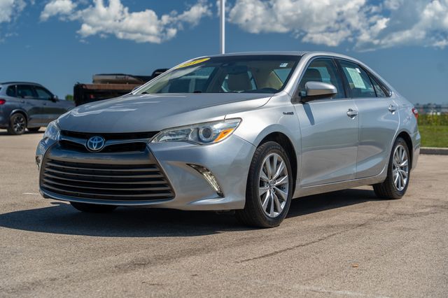 2017 Toyota Camry Hybrid photo 3