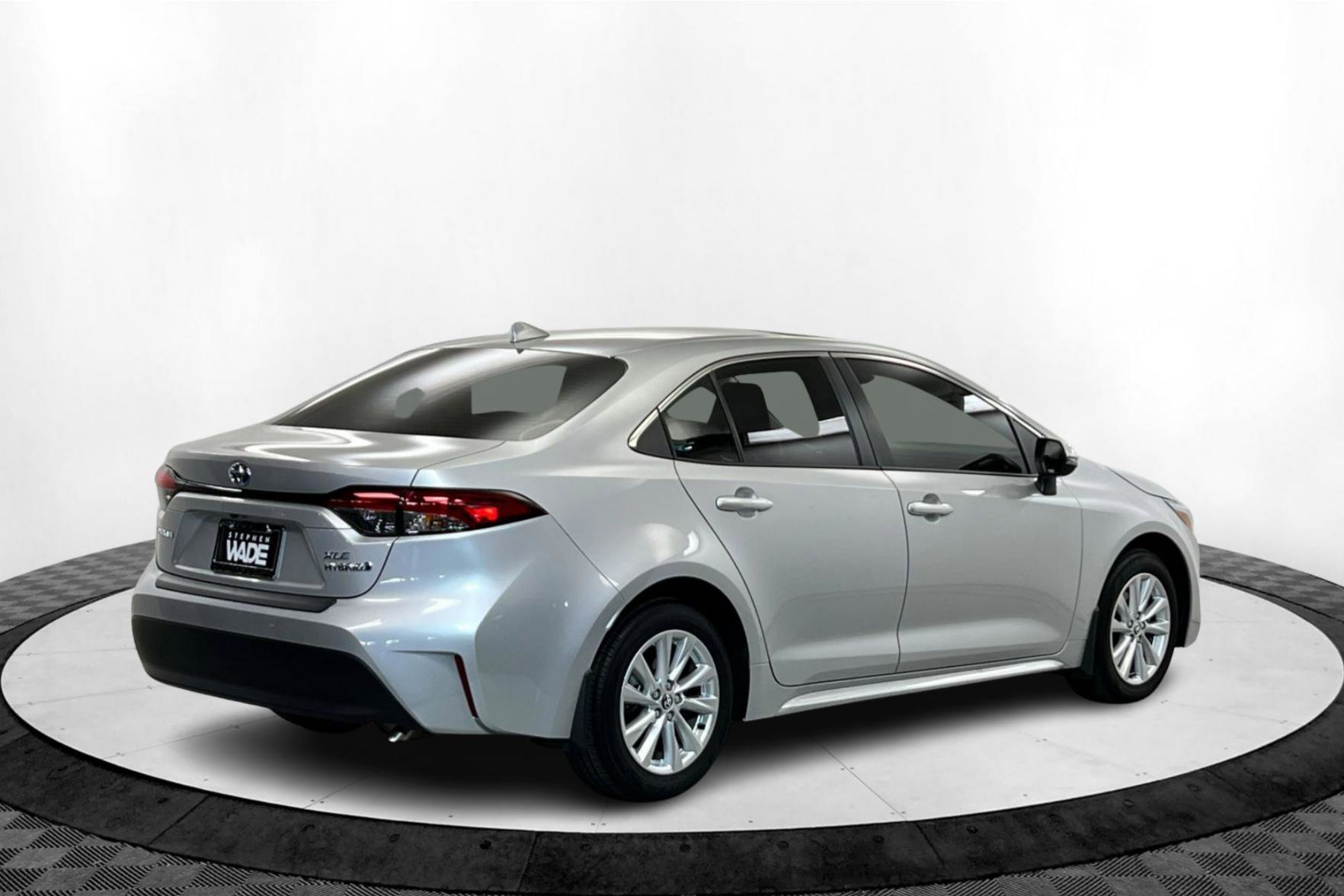2024 Toyota Corolla Hybrid LE photo 5