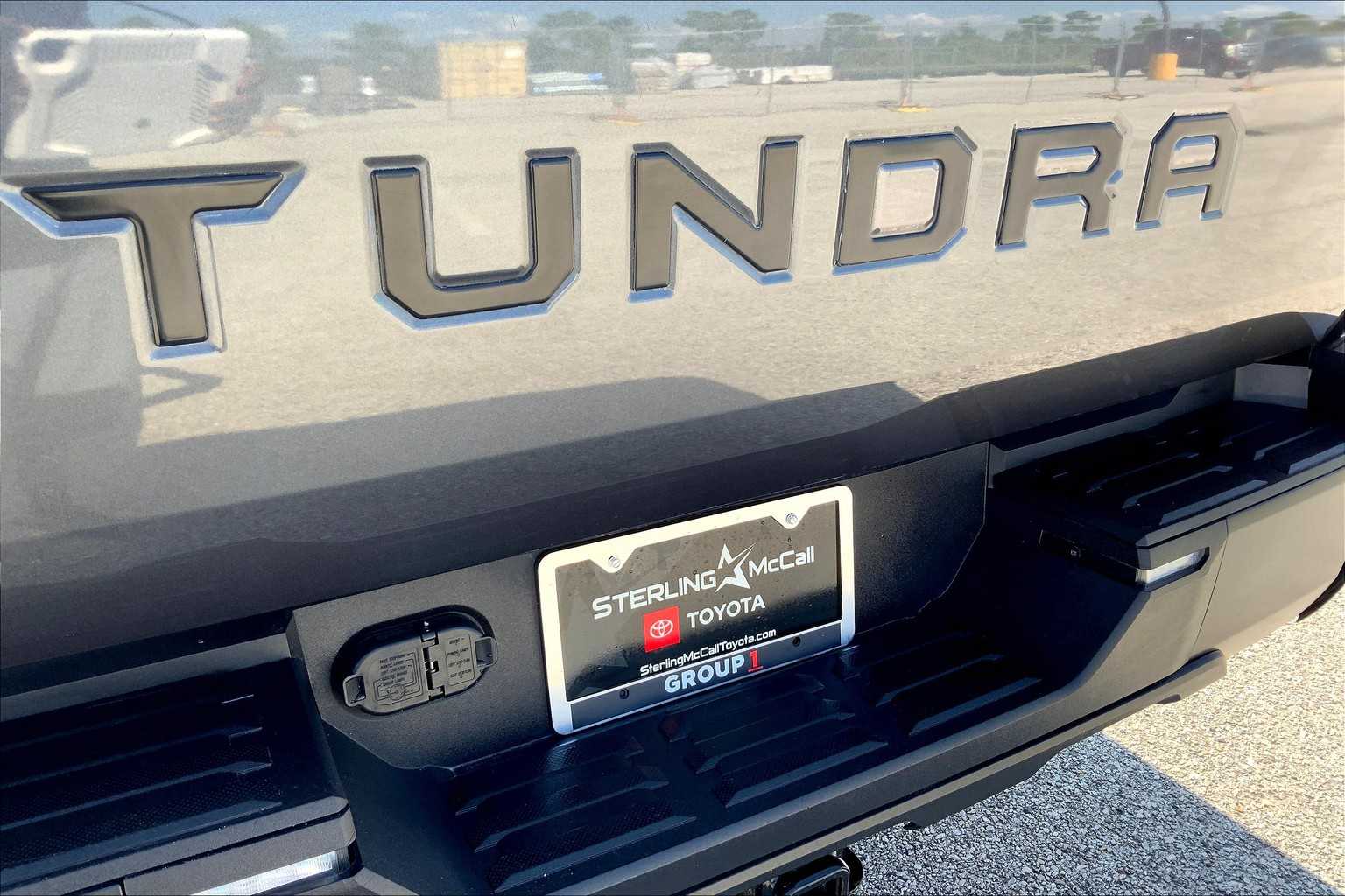 2023 Toyota Tundra SR5 CrewMax photo 9