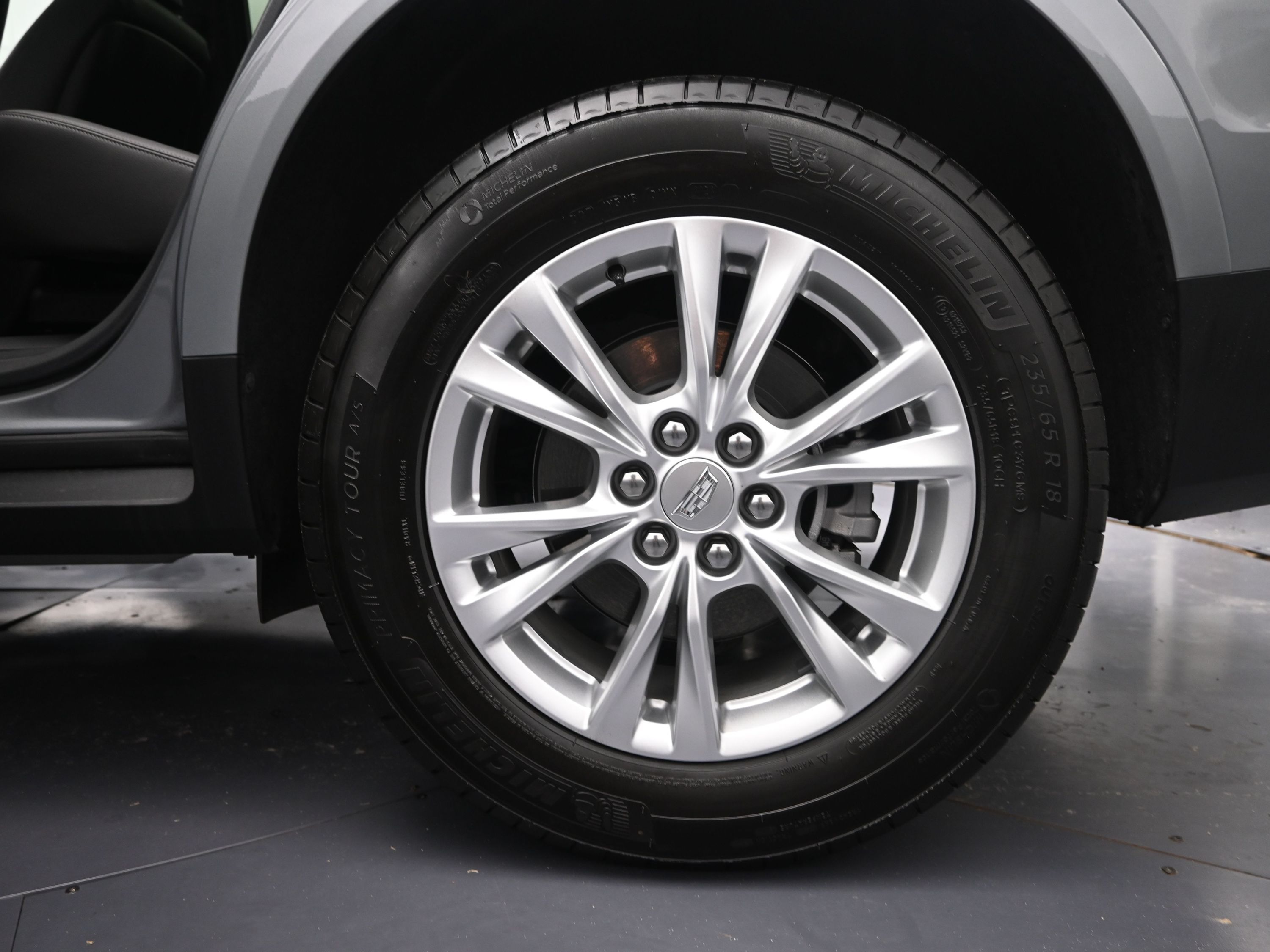 2025 Cadillac XT5 Luxury photo 9
