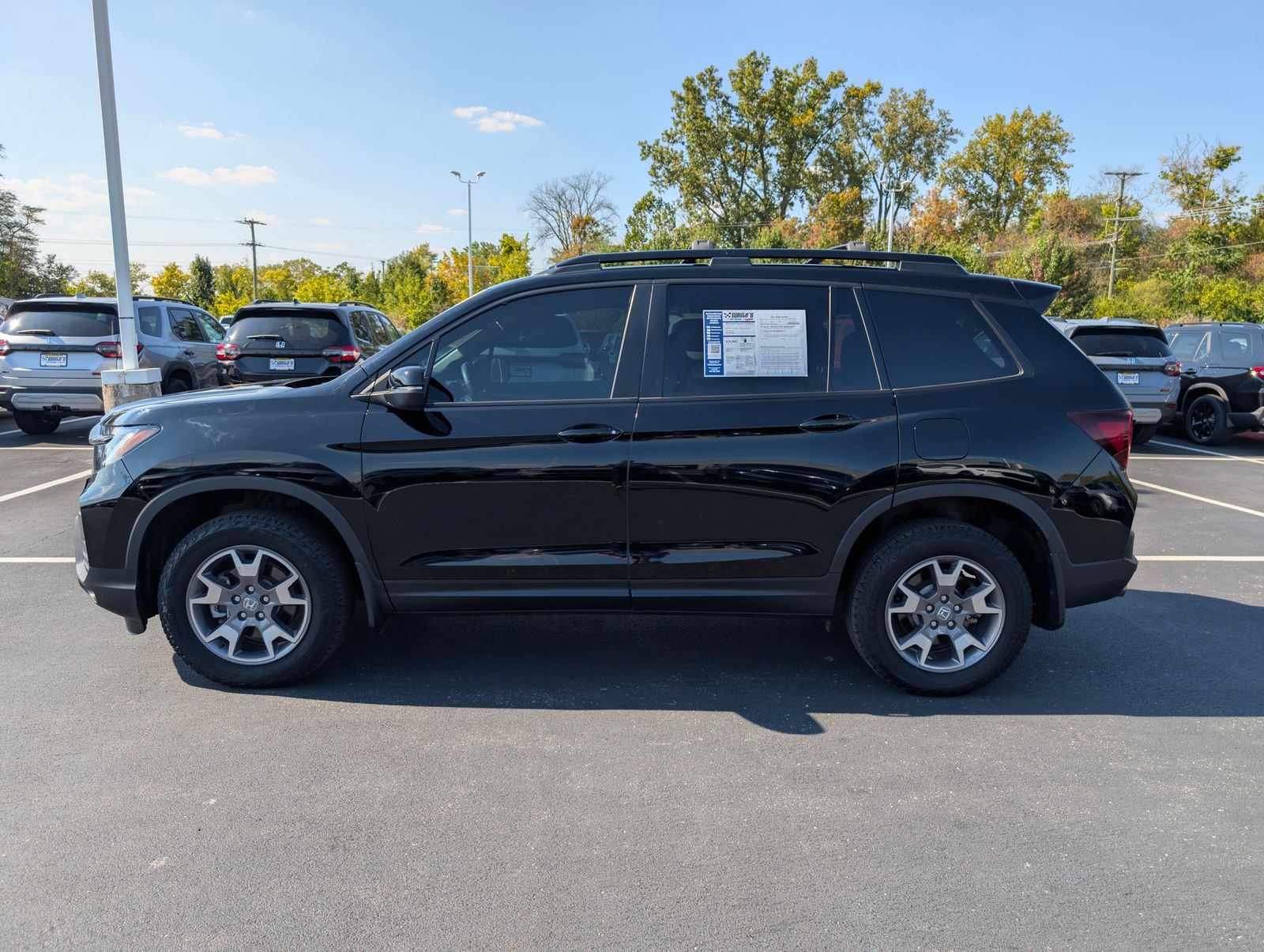 2022 Honda Passport TrailSport photo 2