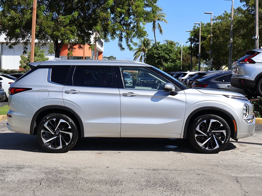 2022 Mitsubishi Outlander SEL photo 15