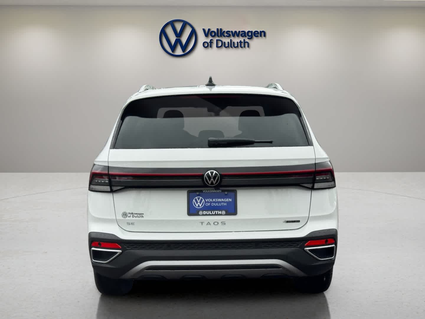 2025 Volkswagen Taos SE photo 4