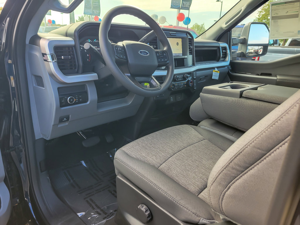 2025 FORD F-350 - Image 8