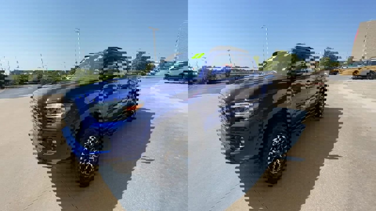 2022 Toyota Tacoma TRD Sport photo 4