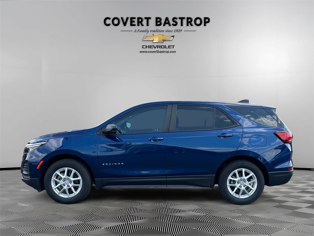2023 Chevrolet Equinox LS photo 4