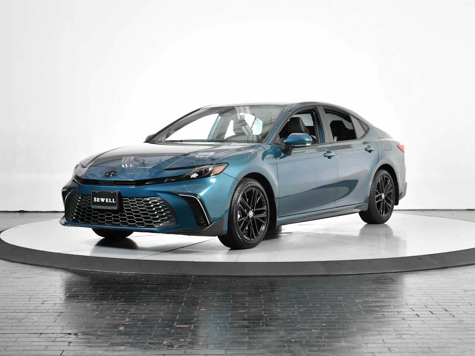 2026 Toyota Camry SE's photo