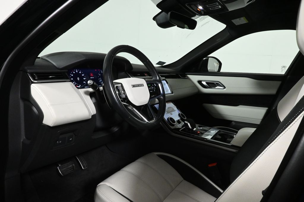 2023 Land Rover Range Rover Velar R-Dynamic S photo 15