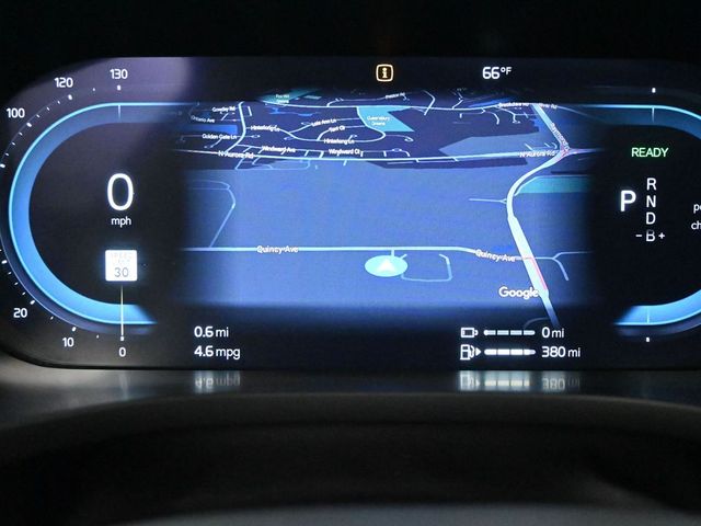 2022 VOLVO XC60 - Image 13