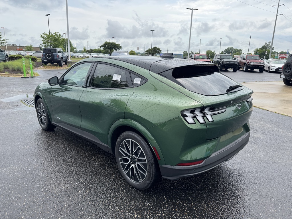 2025 Ford Mustang Mach-E Premium photo 8