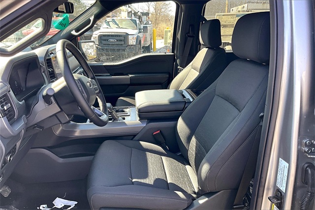 2025 Ford F-150 XLT photo 9