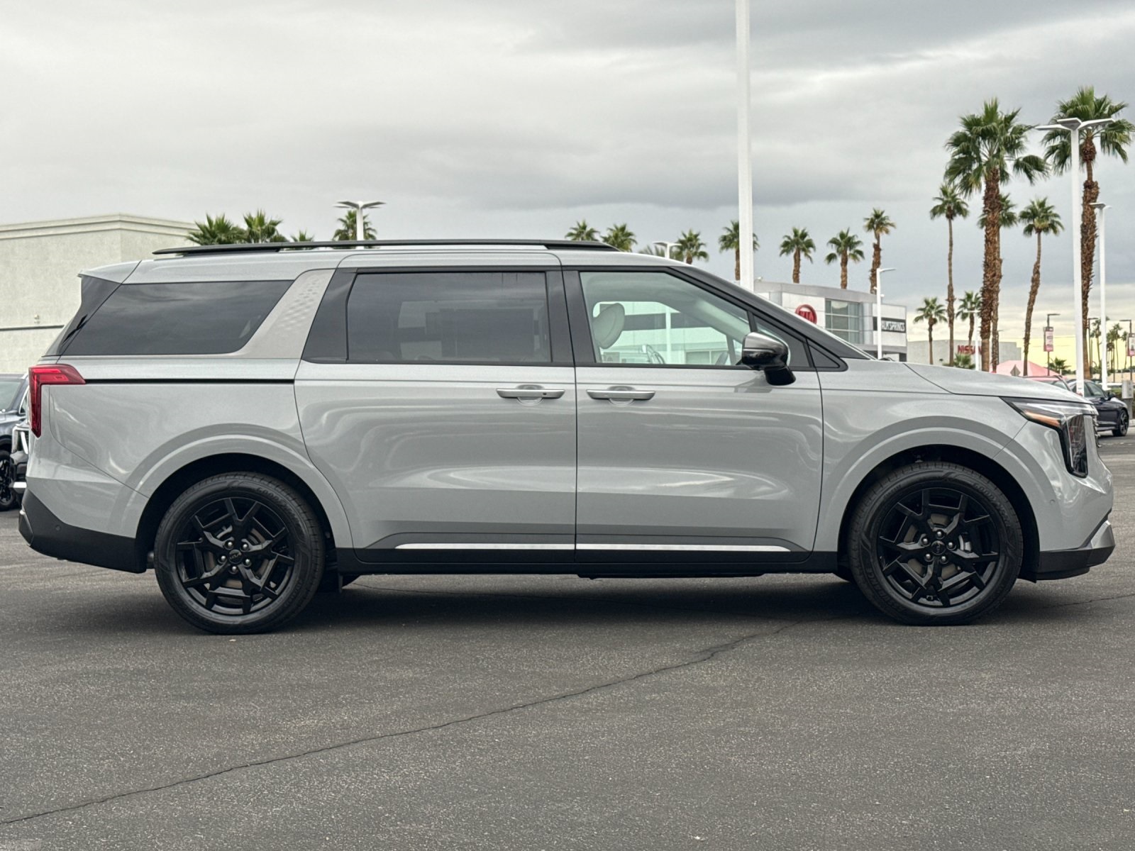 2026 Kia Carnival SX Prestige photo 2