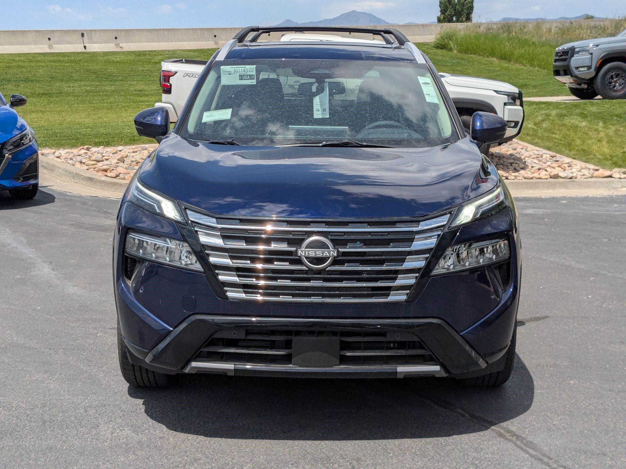 2025 Nissan Rogue Platinum photo 7