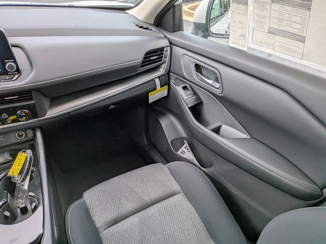 2026 Nissan Rogue SV photo 9