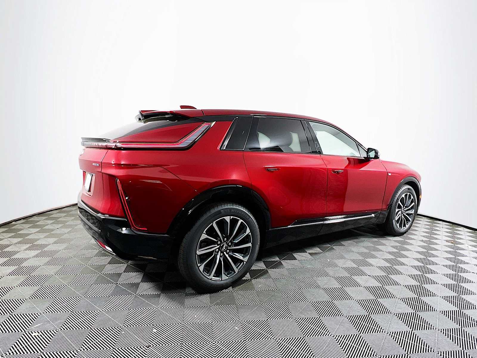 2025 Cadillac Lyriq Sport photo 2