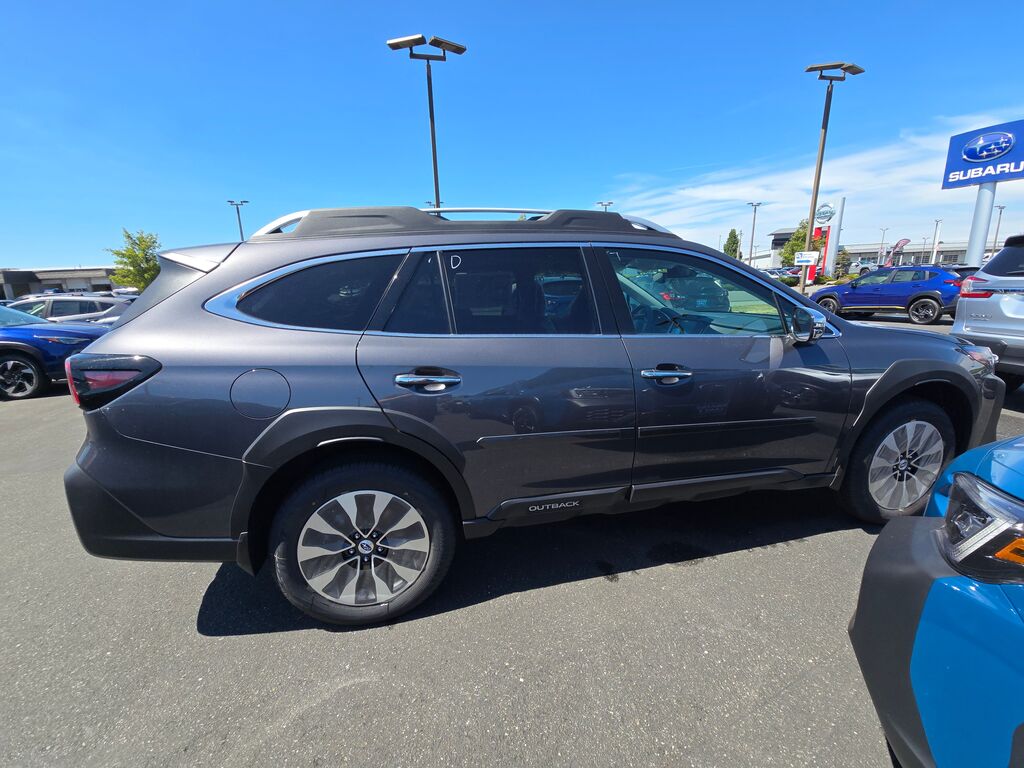 2025 Subaru Outback Touring XT photo 4