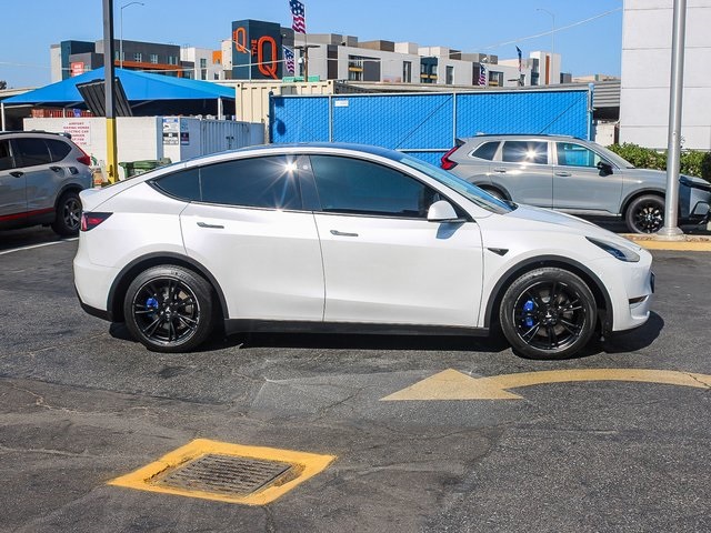 Used 2021 Tesla Model Y Long Range with VIN 5YJYGAEE9MF235027 for sale in Kansas City