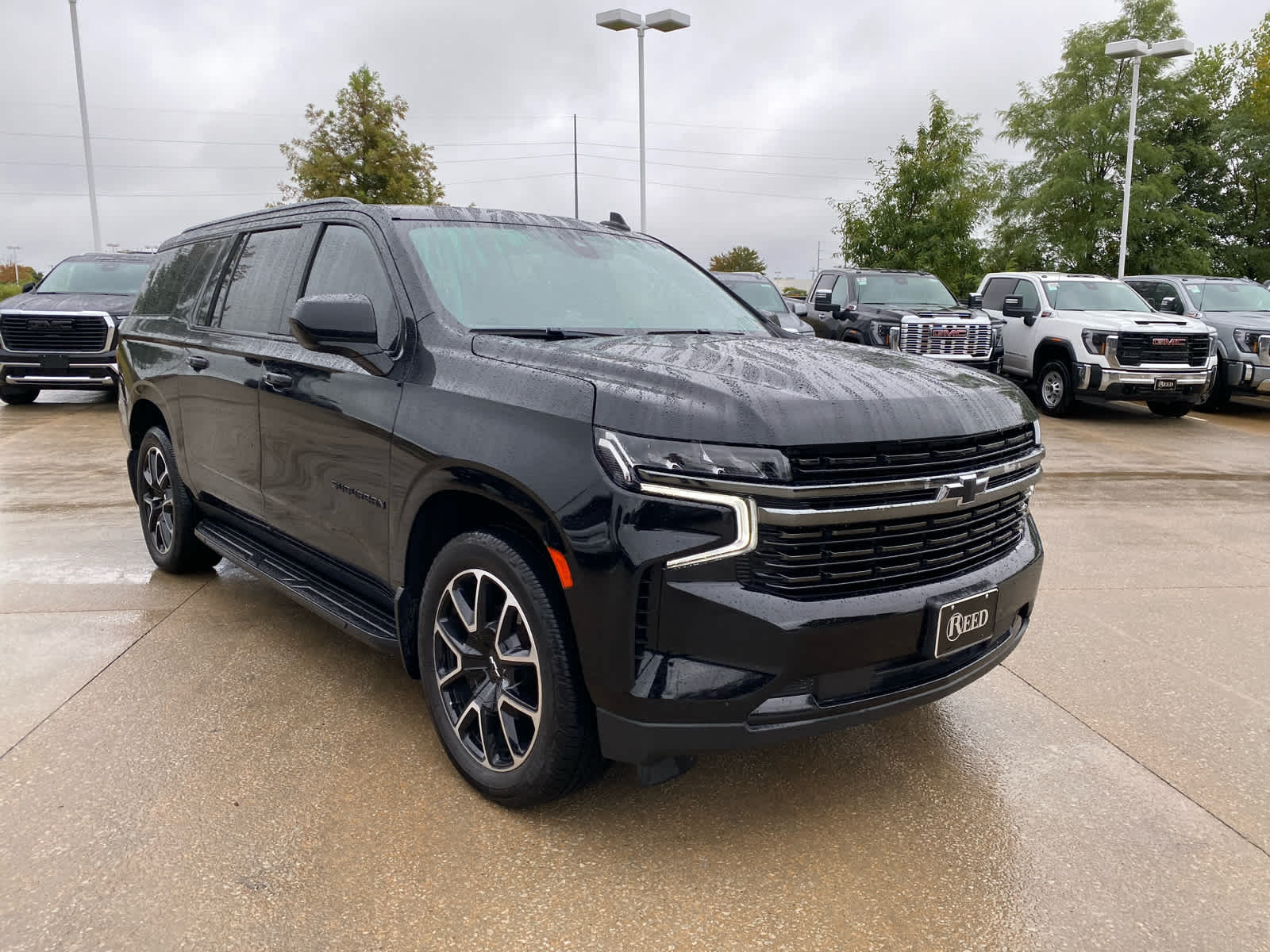 2021 Chevrolet Suburban RST photo 4