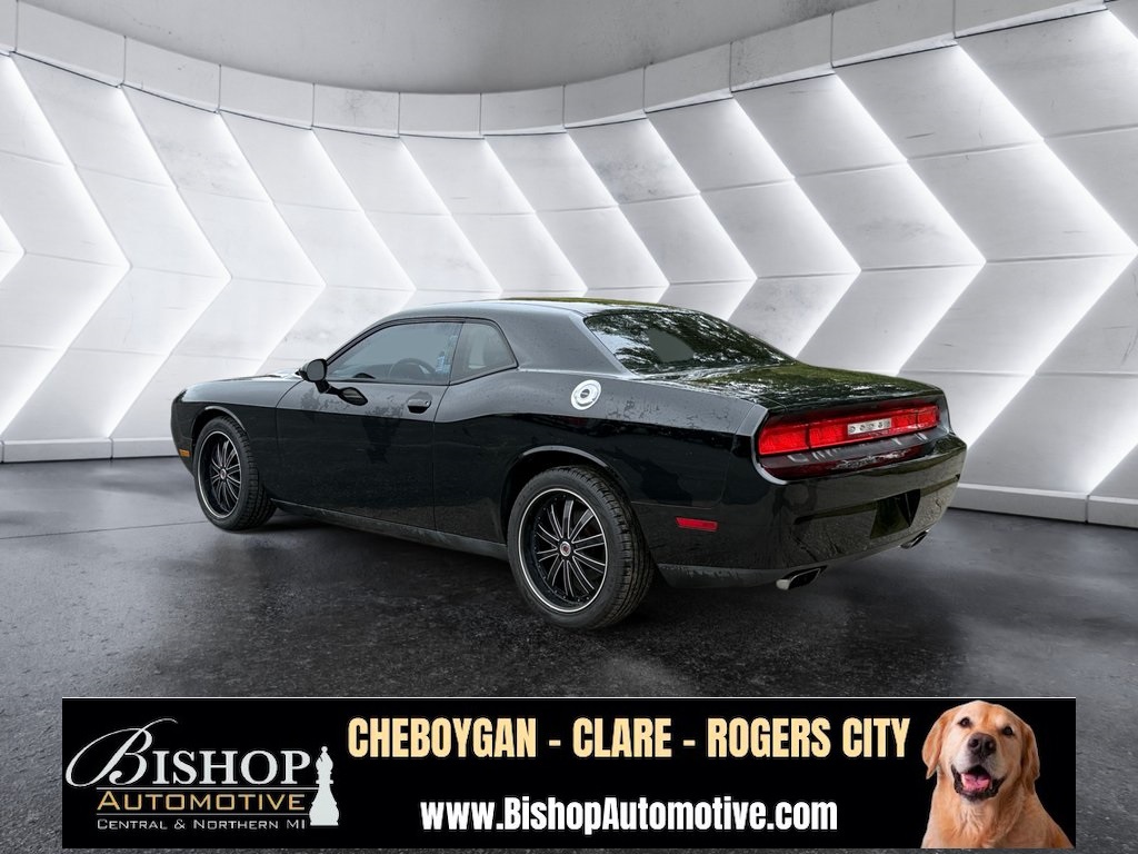 2014 Dodge Challenger SXT photo 5