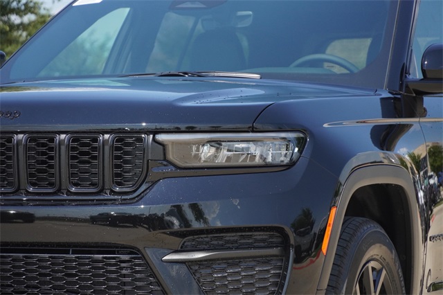 2025 Jeep Grand Cherokee Altitude X photo 4