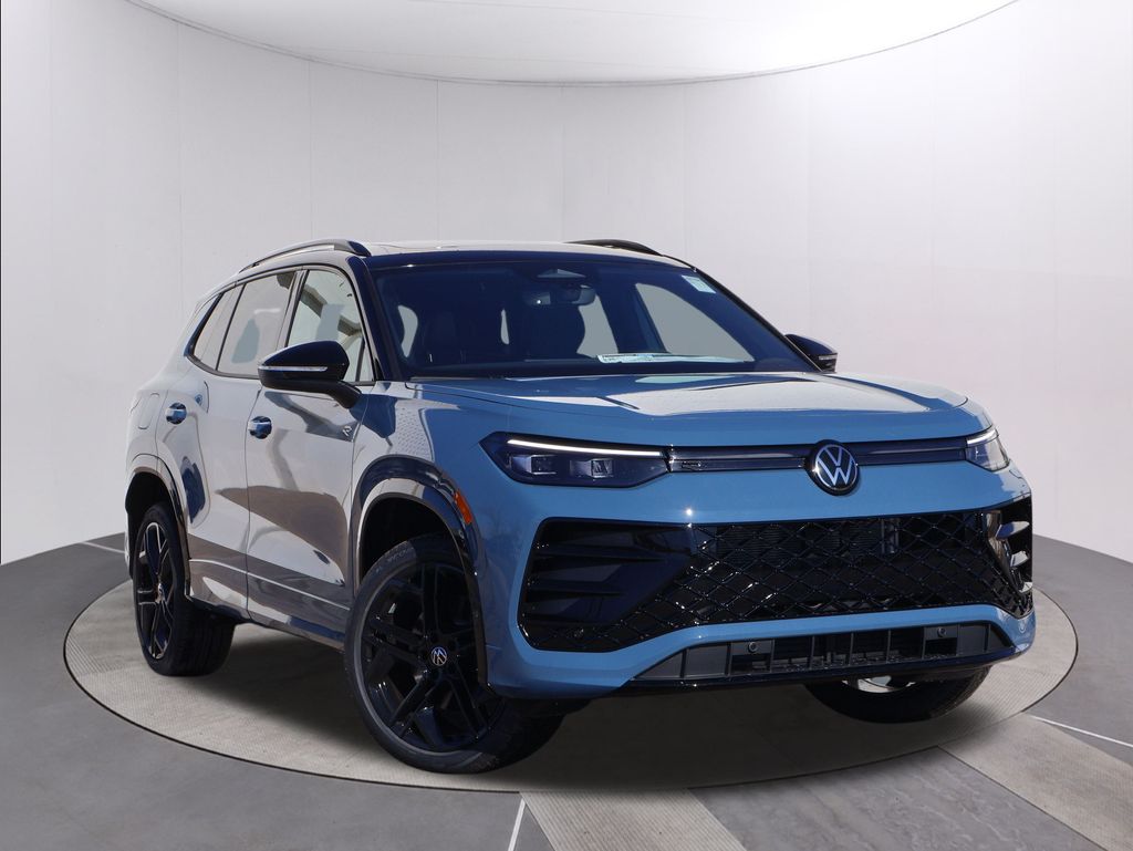 2026 Volkswagen Tiguan SE R-LINE BLACK's photo