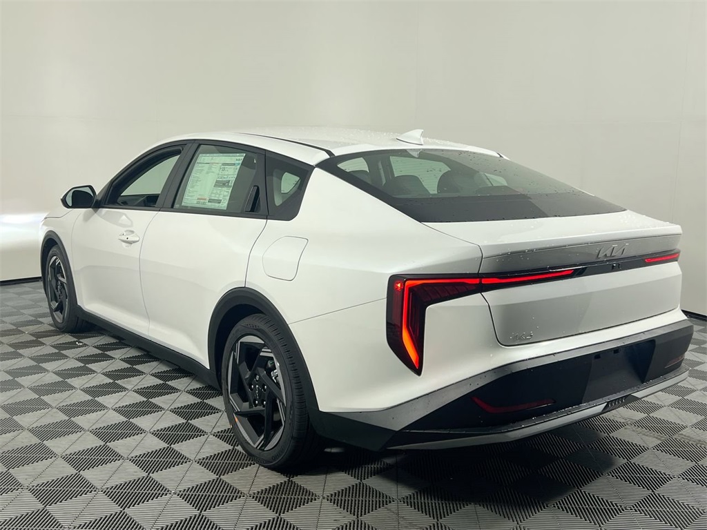 2025 Kia K4 EX photo 3