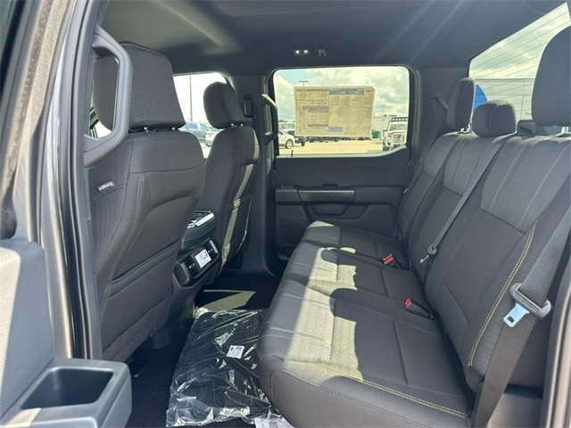 2025 Ford F-150 STX photo 4