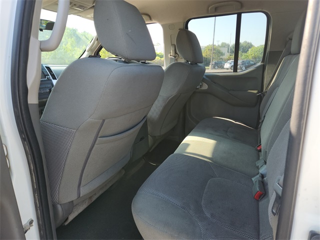 2018 Nissan Frontier SV photo 12