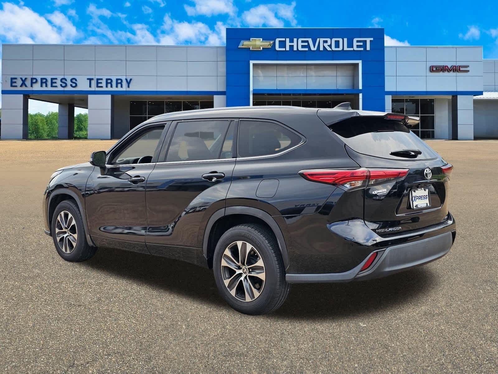 2022 Toyota Highlander XLE photo 6