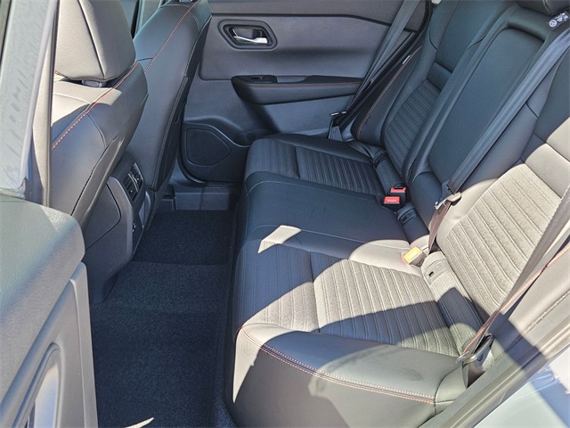 2026 Nissan Rogue SV photo 5