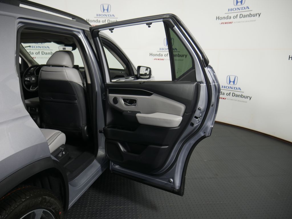 2025 Honda Pilot Elite photo 6