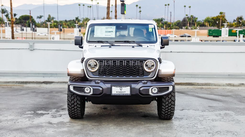 2025 Jeep Gladiator Sport photo 3
