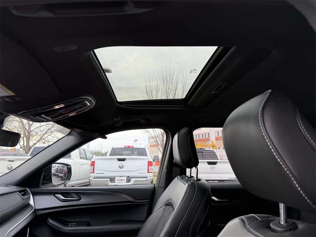 2025 Jeep Grand Cherokee Altitude X photo 4