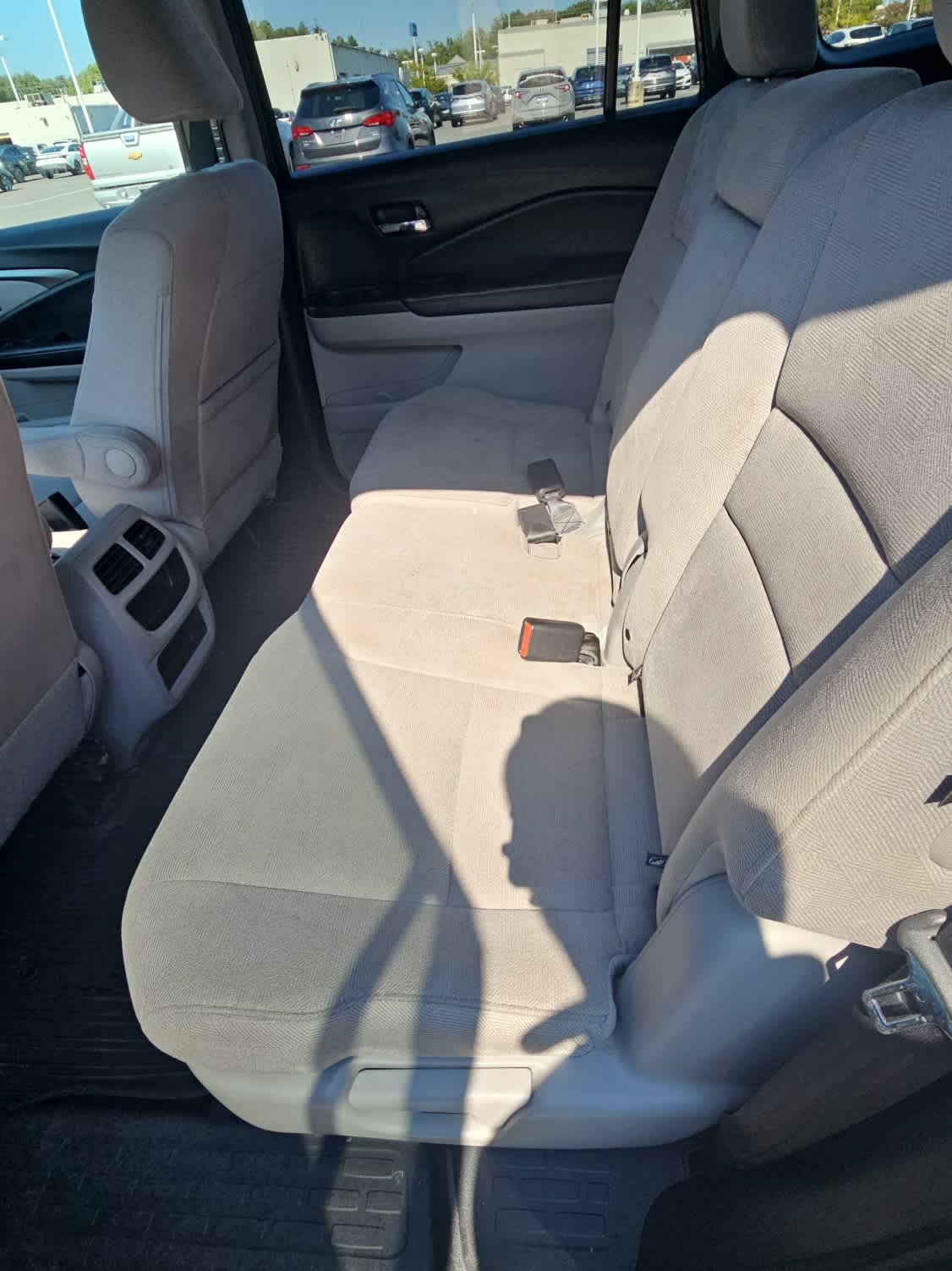 2019 Honda Pilot LX photo 4