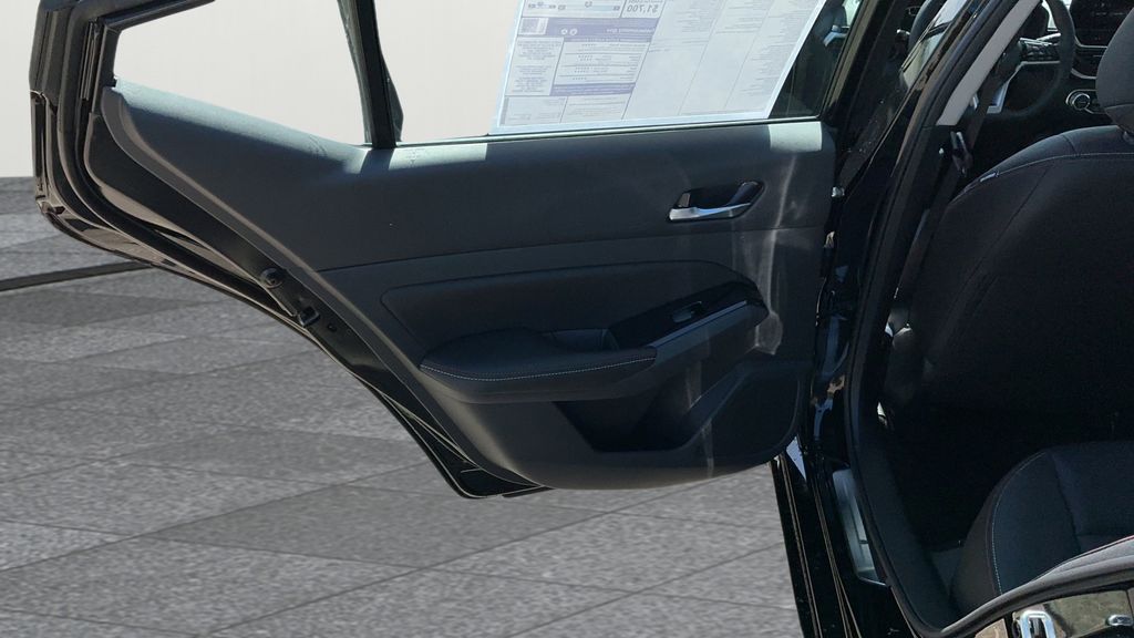 2025 Nissan Altima SR photo 4