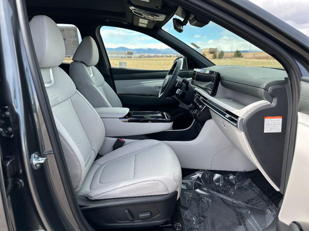 2025 Hyundai Tucson Hybrid Limited photo 19
