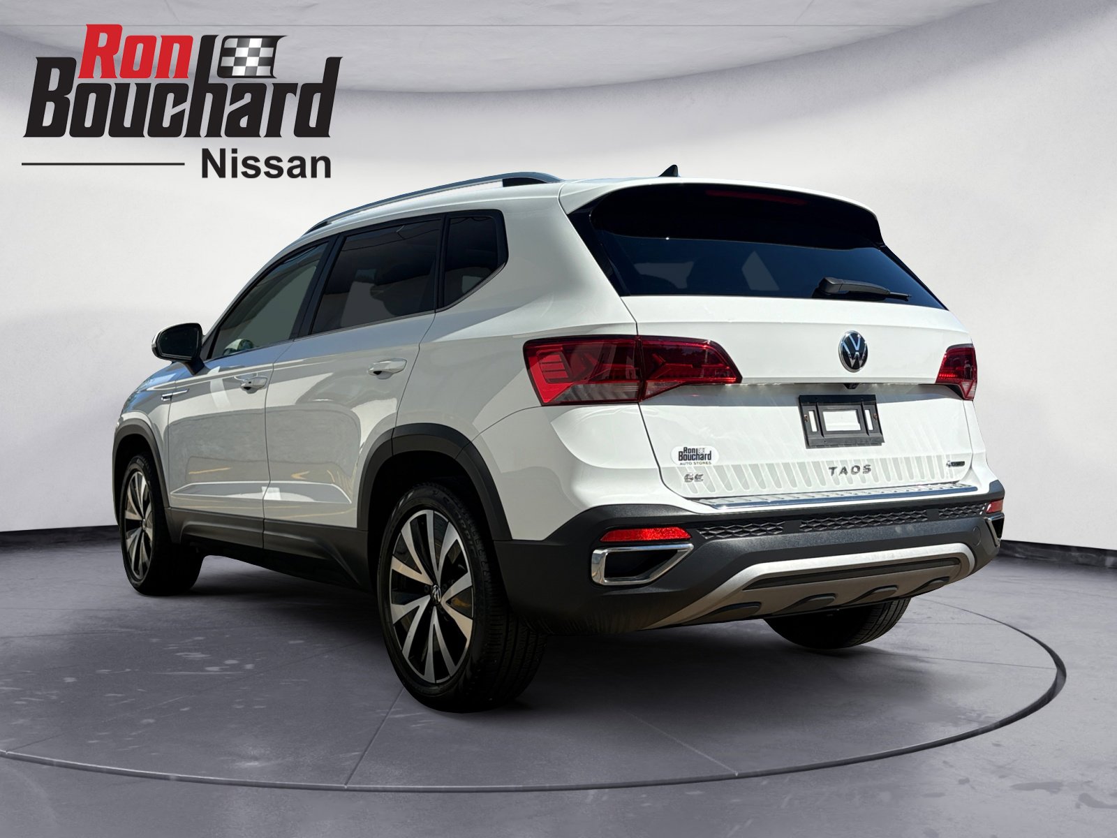 2022 Volkswagen Taos SE photo 3